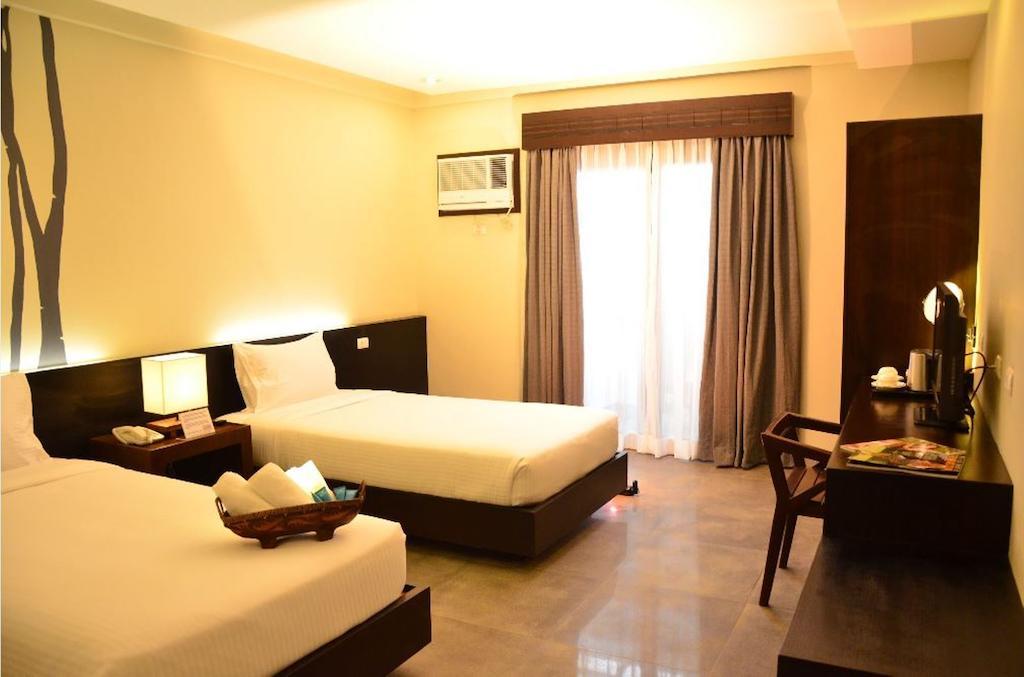 One Manalo Place Puerto Princesa Exterior photo