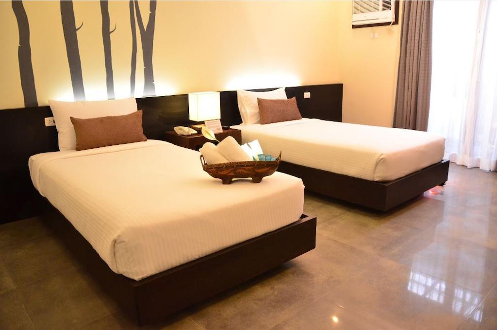 One Manalo Place Puerto Princesa Exterior photo