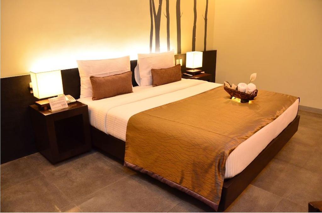 One Manalo Place Puerto Princesa Exterior photo