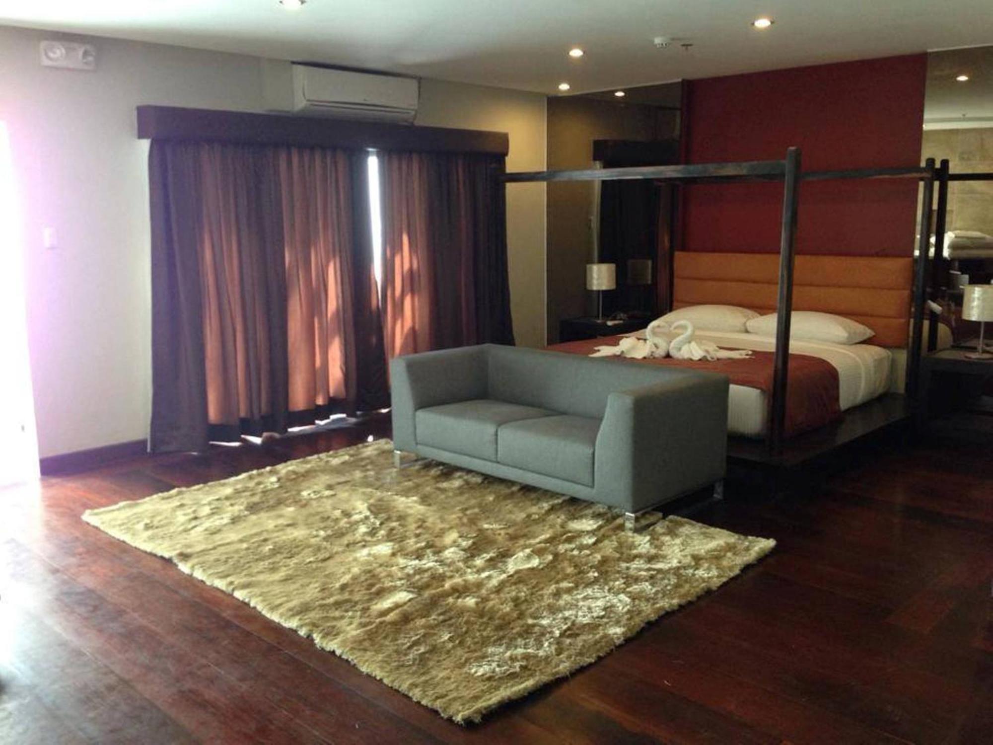 One Manalo Place Puerto Princesa Exterior photo