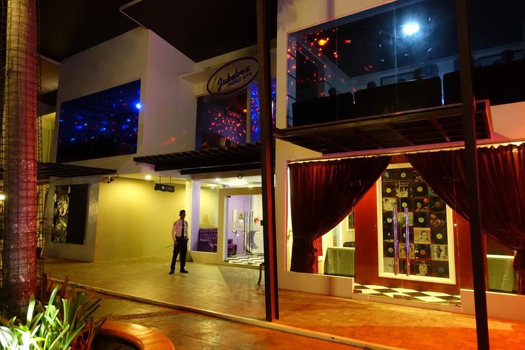 One Manalo Place Puerto Princesa Exterior photo