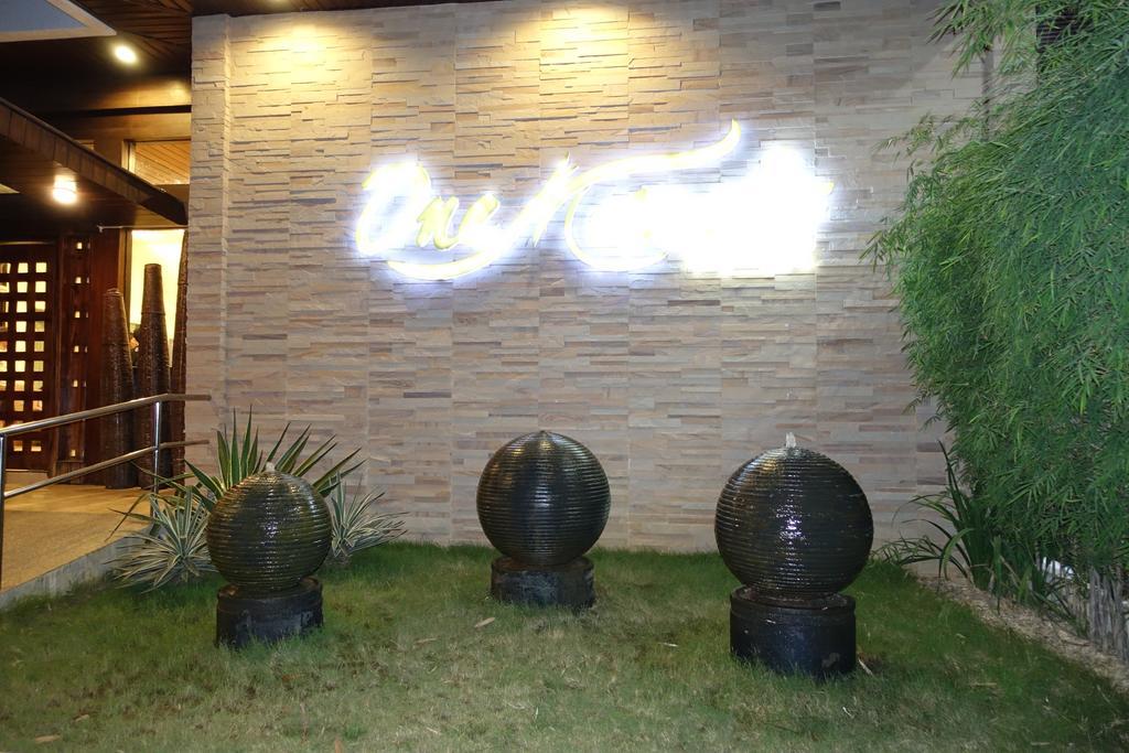 One Manalo Place Puerto Princesa Exterior photo