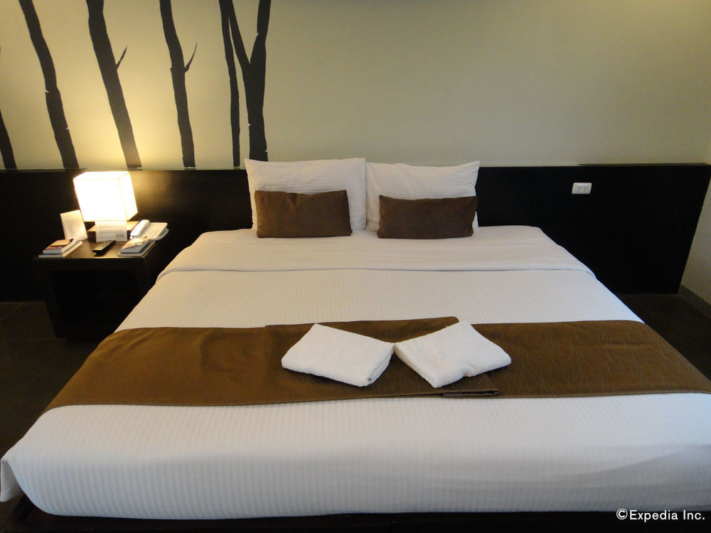 One Manalo Place Puerto Princesa Exterior photo