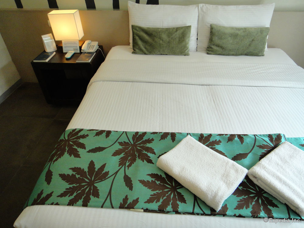 One Manalo Place Puerto Princesa Exterior photo