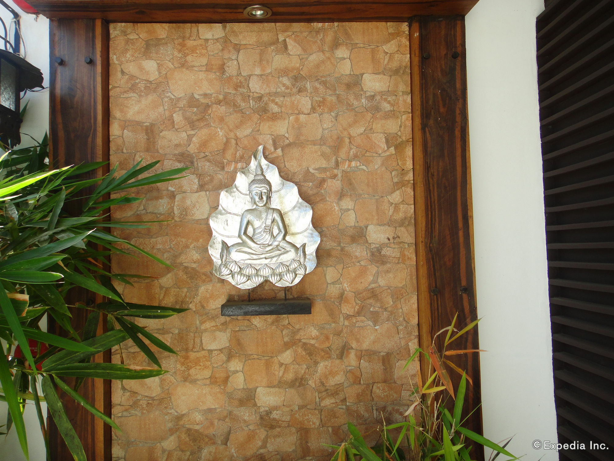 One Manalo Place Puerto Princesa Exterior photo