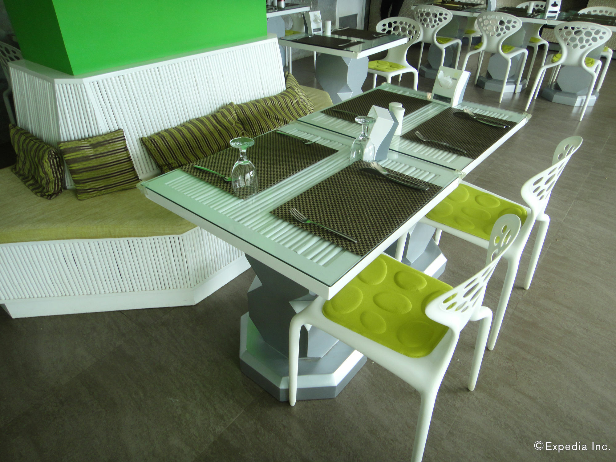 One Manalo Place Puerto Princesa Exterior photo