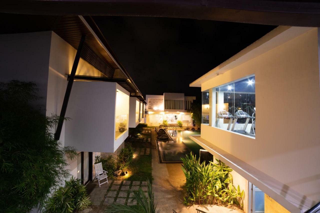 One Manalo Place Puerto Princesa Exterior photo